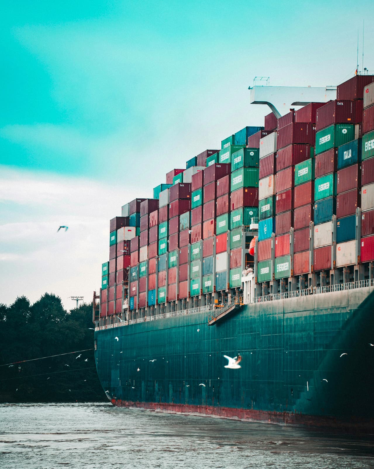 Port operations with cargo containers